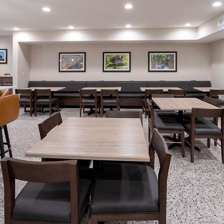 Grandstay Hotel & Suites Johnston-Des Moines, Ia Exteriör bild
